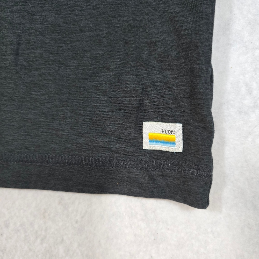 Vuori Strato Tech Tee Mens Medium Charcoal Heather Short Sleeve Shirt V126 - Picture 3 of 7